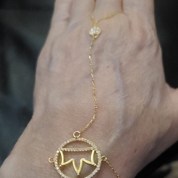 Goddess bracelet w/crown & hear of white sapphires in Gold - Picture 4 of 6